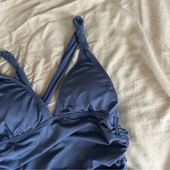 SALE💝 Athleta One Piece Swimsuit - Picture 2 of 8